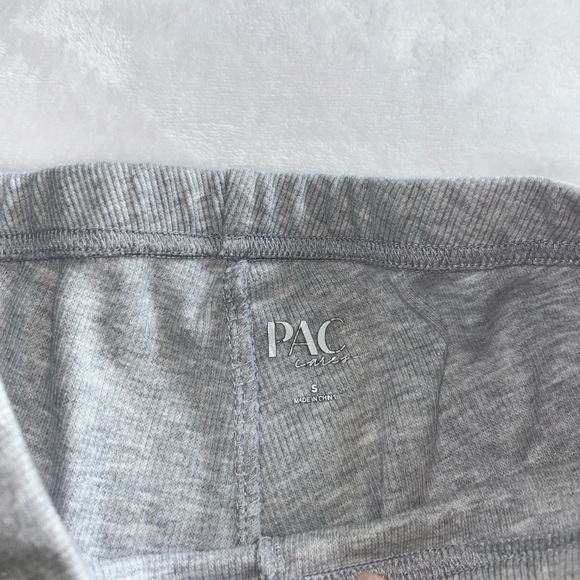 Grey ribbed fitted flare pants! - Picture 3 of 4